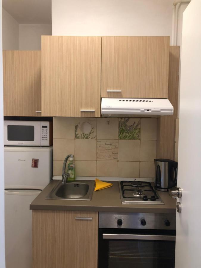 Old - Apartment *
