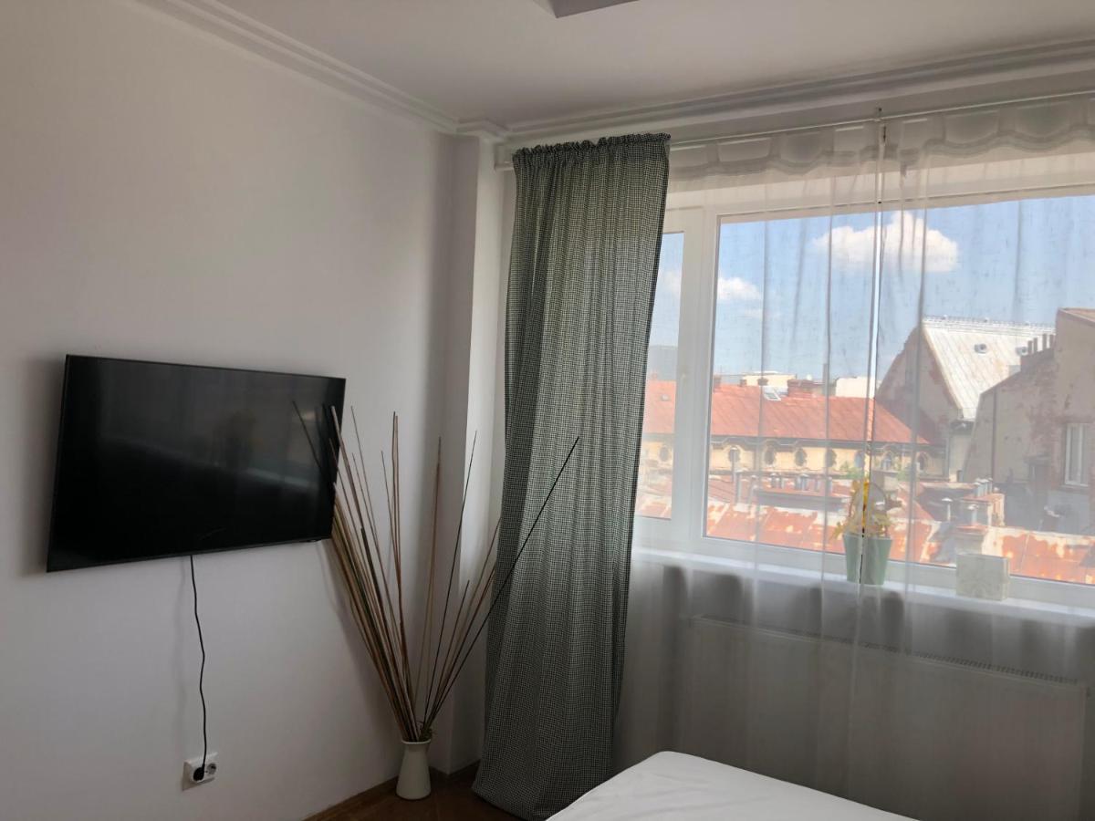Old - Apartment *